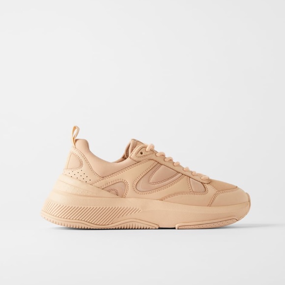 Zara Shoes - Zara solid color quilted sneakers